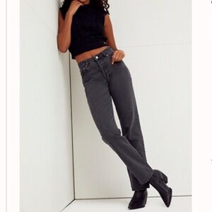 ROLLA’s classic straight jean in vintage black